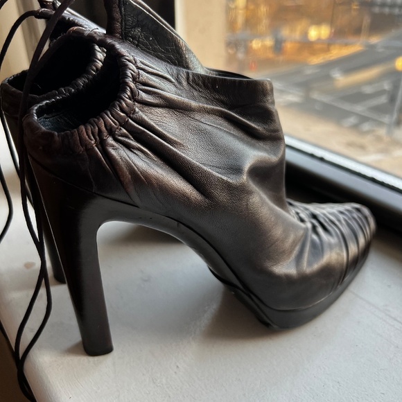 Gucci Brown Pleated Lambskin Leather Ankle Wrap Booties Size 37.5/US 7 - Picture 4 of 15